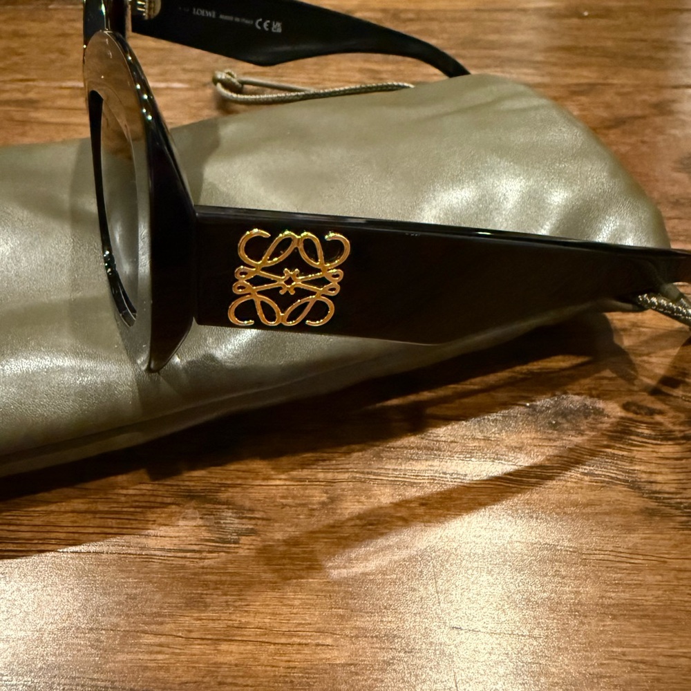 Loewe Glossy Black Women's Sunglasses - Picture 3 of 8